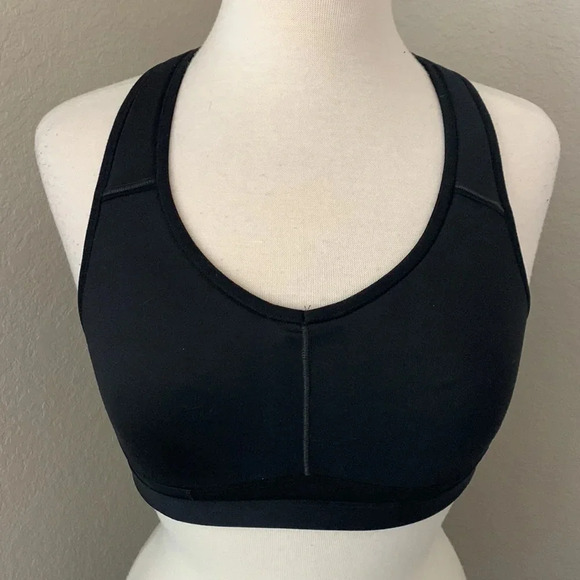 ATHLETA black molded cup sports bra - Picture 2 of 12